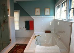 Gooseberry Cottage mstr bath martha's vineyard wedding house