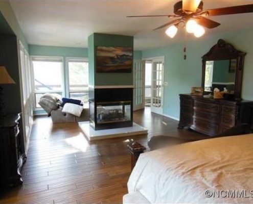 Connestee Falls 12 guwa court