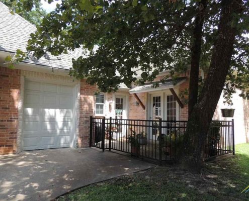 Eagle's Bluff 184 Red Oak Court