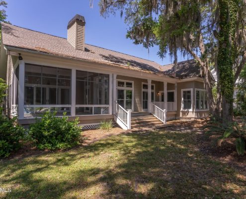 831 Island Circle West