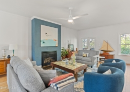 1187 Woodbridge Lane SE