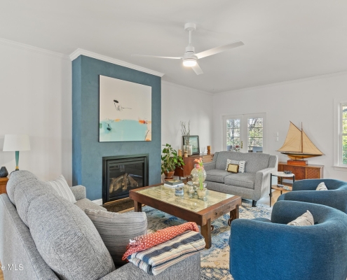 1187 Woodbridge Lane SE