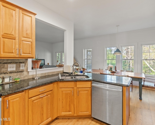 1187 Woodbridge Lane SE