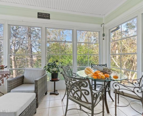 1187 Woodbridge Lane SE