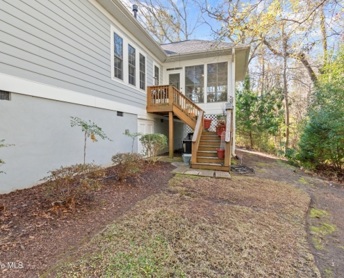 1187 Woodbridge Lane SE