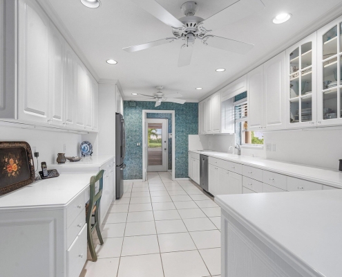 4527 Sanderling Circle West