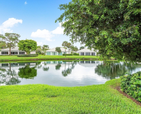 4527 Sanderling Circle West