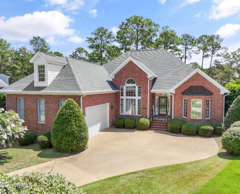 375 Broad Leaf Lane SE