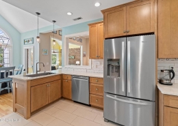 375 Broad Leaf Lane SE