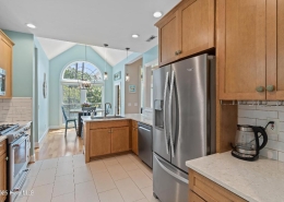 375 Broad Leaf Lane SE