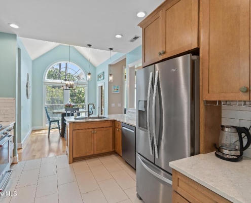 375 Broad Leaf Lane SE