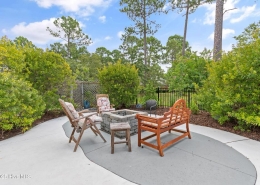 375 Broad Leaf Lane SE