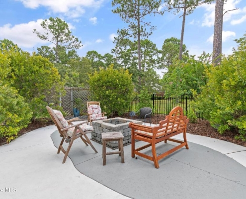 375 Broad Leaf Lane SE