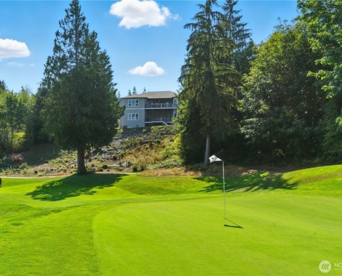 wash house overlooking golf course 22822 Tranquility Pl NE