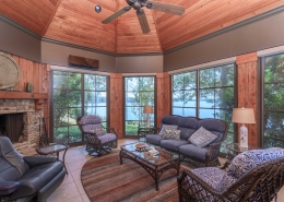 1060 Liberty Bluff Ct Greensboro GA 30642