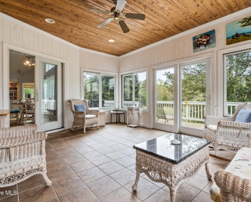 178 Edgewater Circle