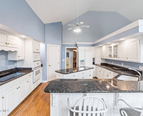 178 Edgewater Circle